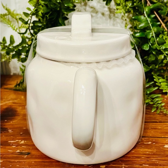 Cute Gold Heart Tea Pot - Picture 2 of 4